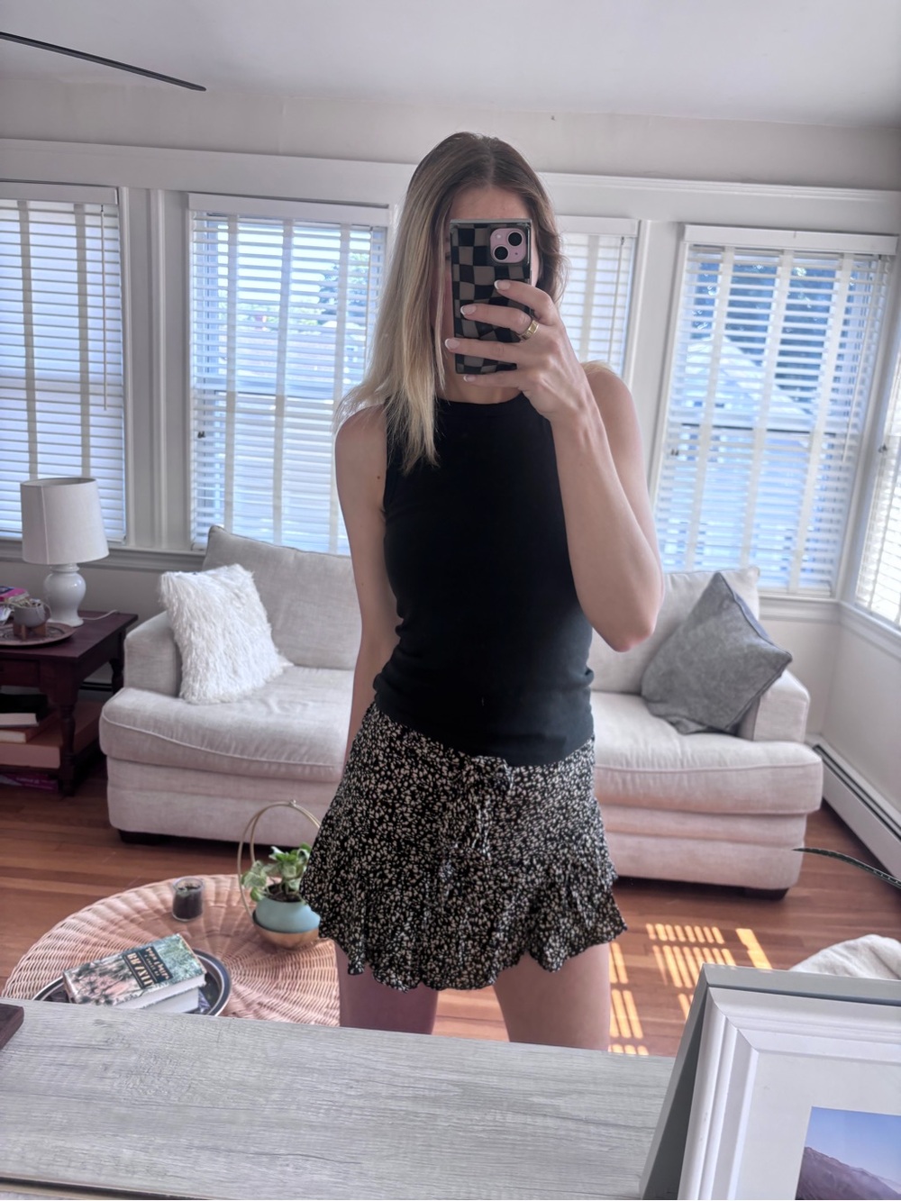 Kirious Los Angeles Black Lightweight Bubble-Hem Shorts Women's Size Small